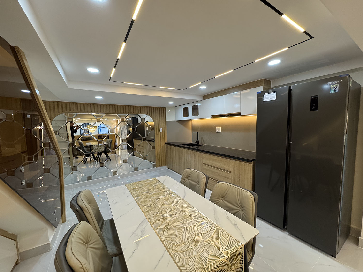 Lửng+1 lầu 4,2x12=50m2 có phòng master tầng trệt cho người lờn full nội thất khu vip Nguyễn Văn Đậu